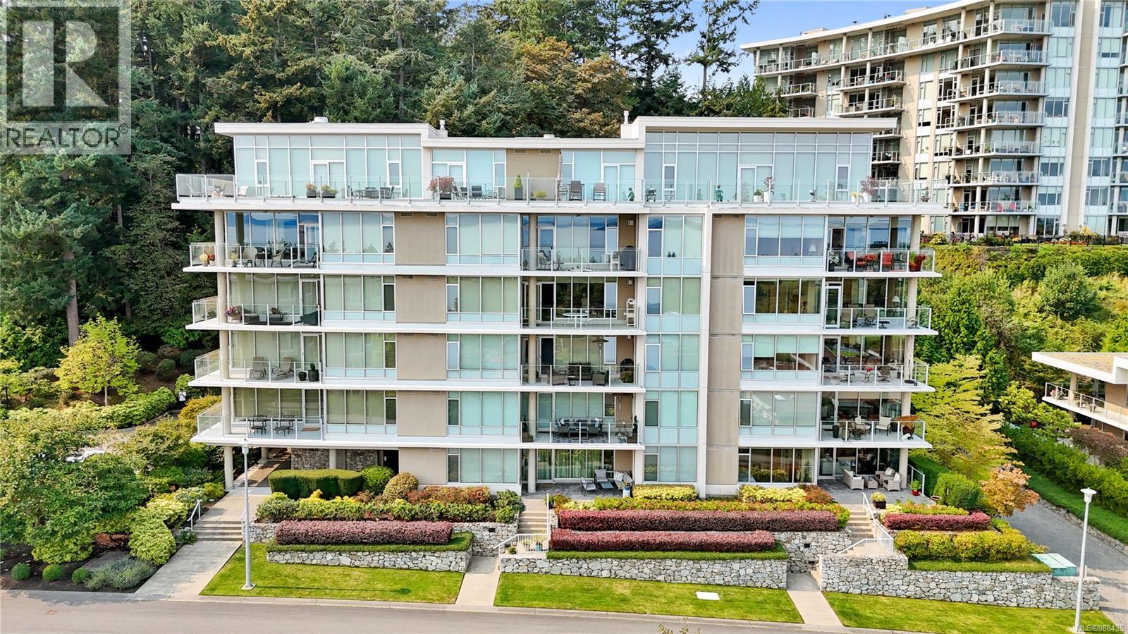 402 748 Sayward Hill Terr, Saanich, British Columbia  V8Y 3K1 - Photo 39 - 988435