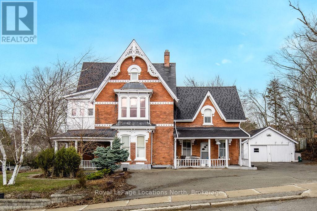 3 PEEL STREET, Barrie, Ontario