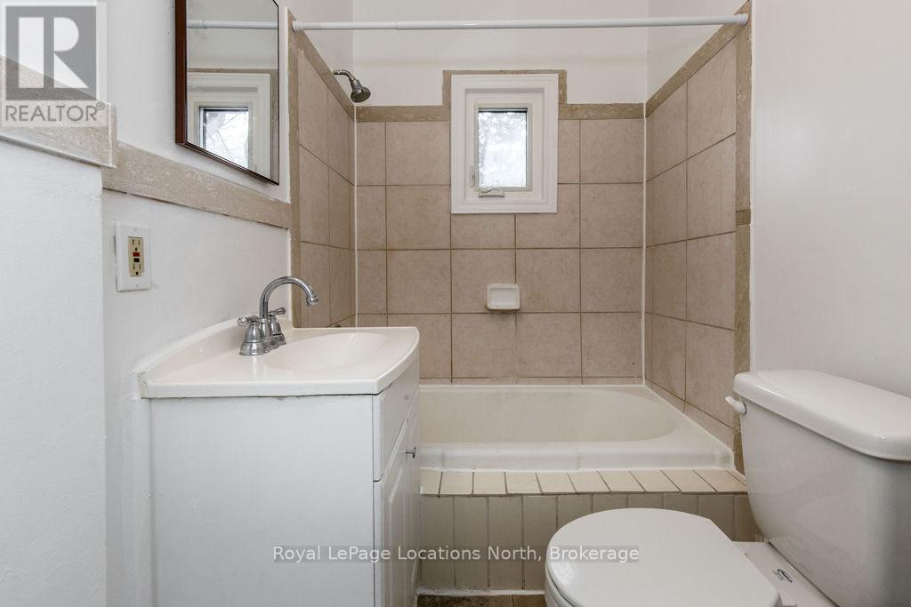 3 Peel Street, Barrie, Ontario  L4M 3K7 - Photo 24 - S12434721