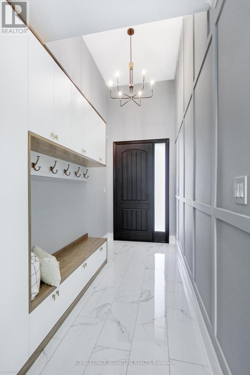 15a Owen Drive, Toronto, Ontario  M8W 1W8 - Photo 2 - W12407002
