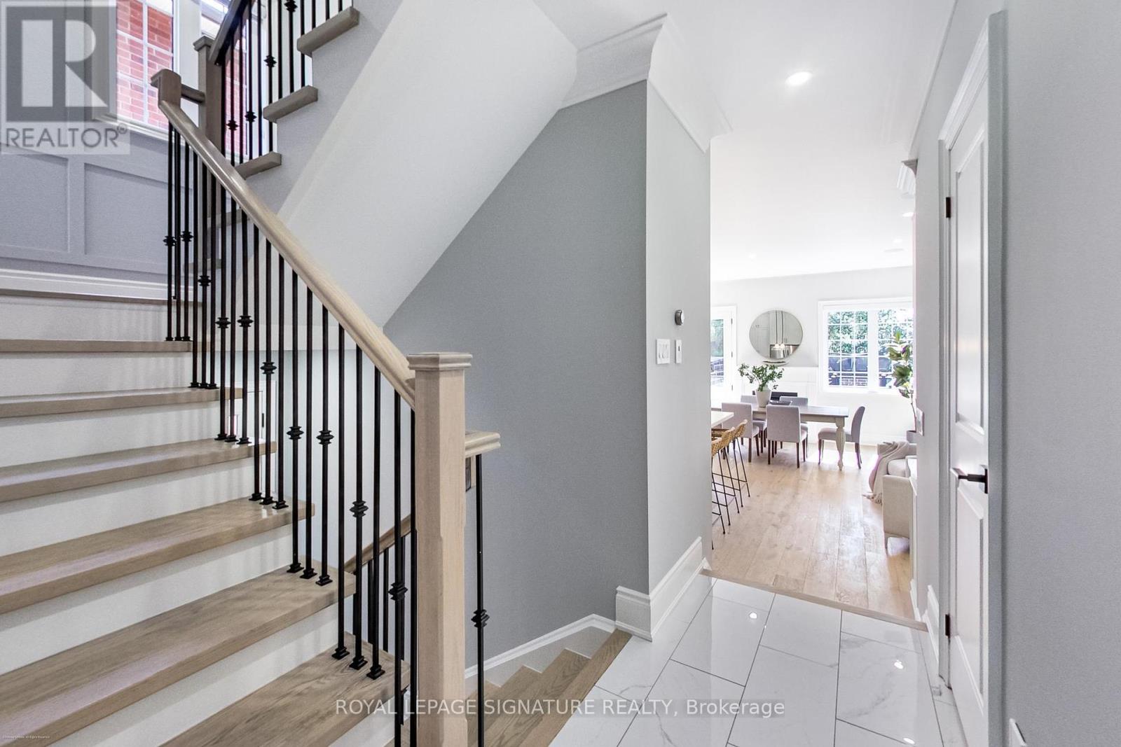 15a Owen Drive, Toronto, Ontario  M8W 1W8 - Photo 3 - W12407002