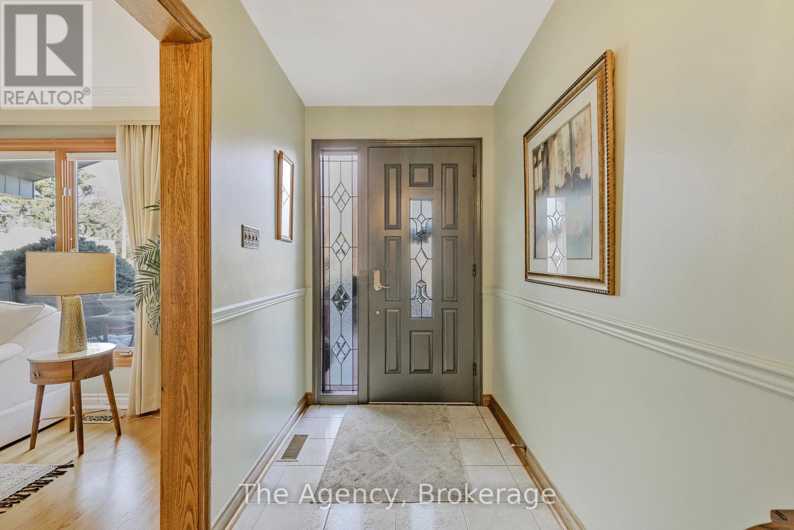3236 Cedartree Crescent, Mississauga, Ontario  L4Y 3G3 - Photo 4 - W12244186