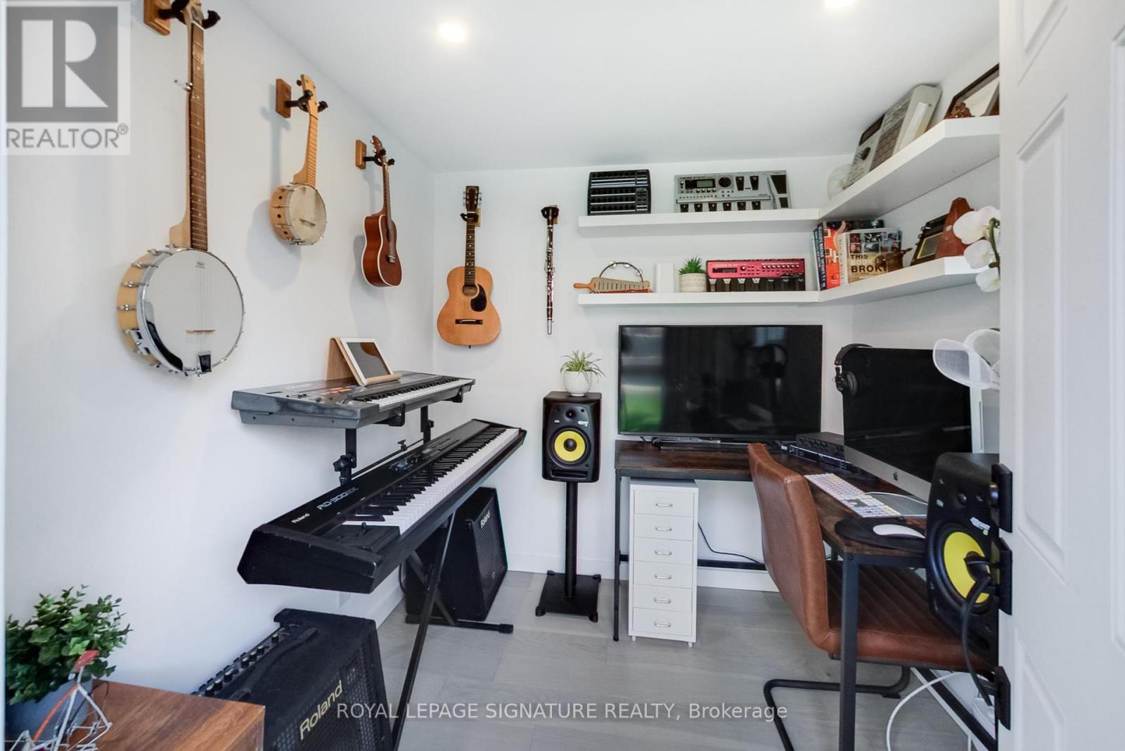 15a Owen Drive, Toronto, Ontario  M8W 1W8 - Photo 37 - W12407002