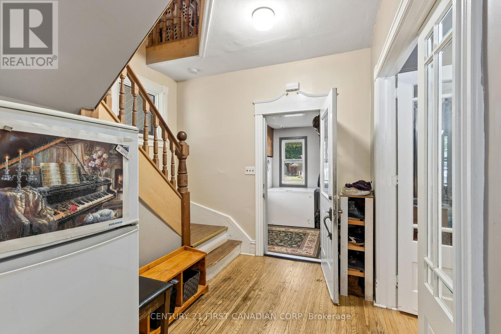 35 Victoria Street N, Aylmer, Ontario  N5H 1E6 - Photo 4 - X12434615