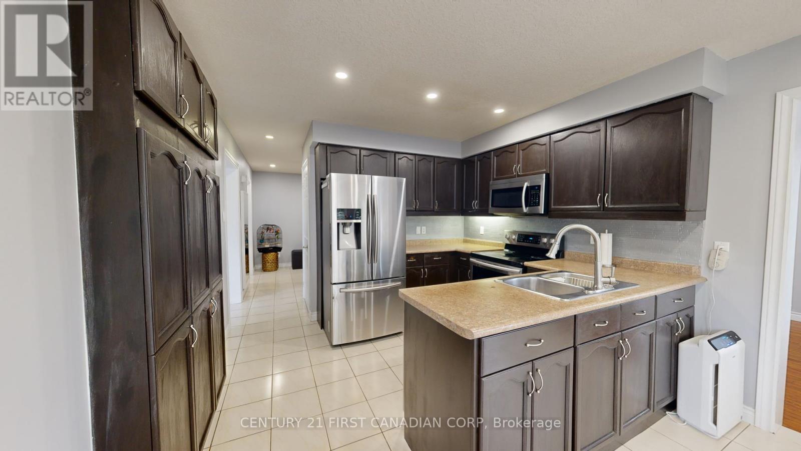 217 Colette Drive, London South, Ontario  N6E 3S8 - Photo 11 - X12434619