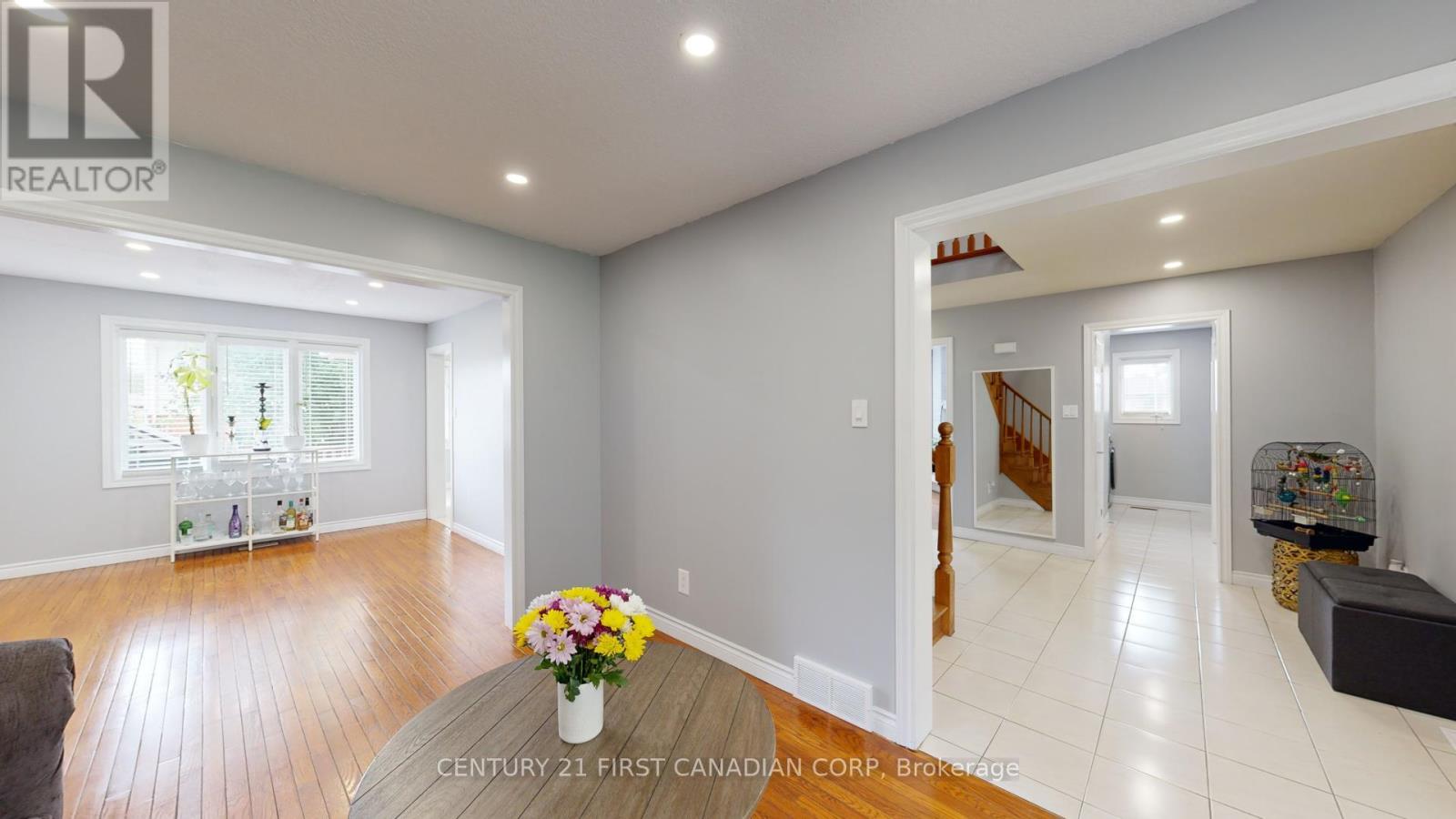 217 Colette Drive, London South, Ontario  N6E 3S8 - Photo 5 - X12434619