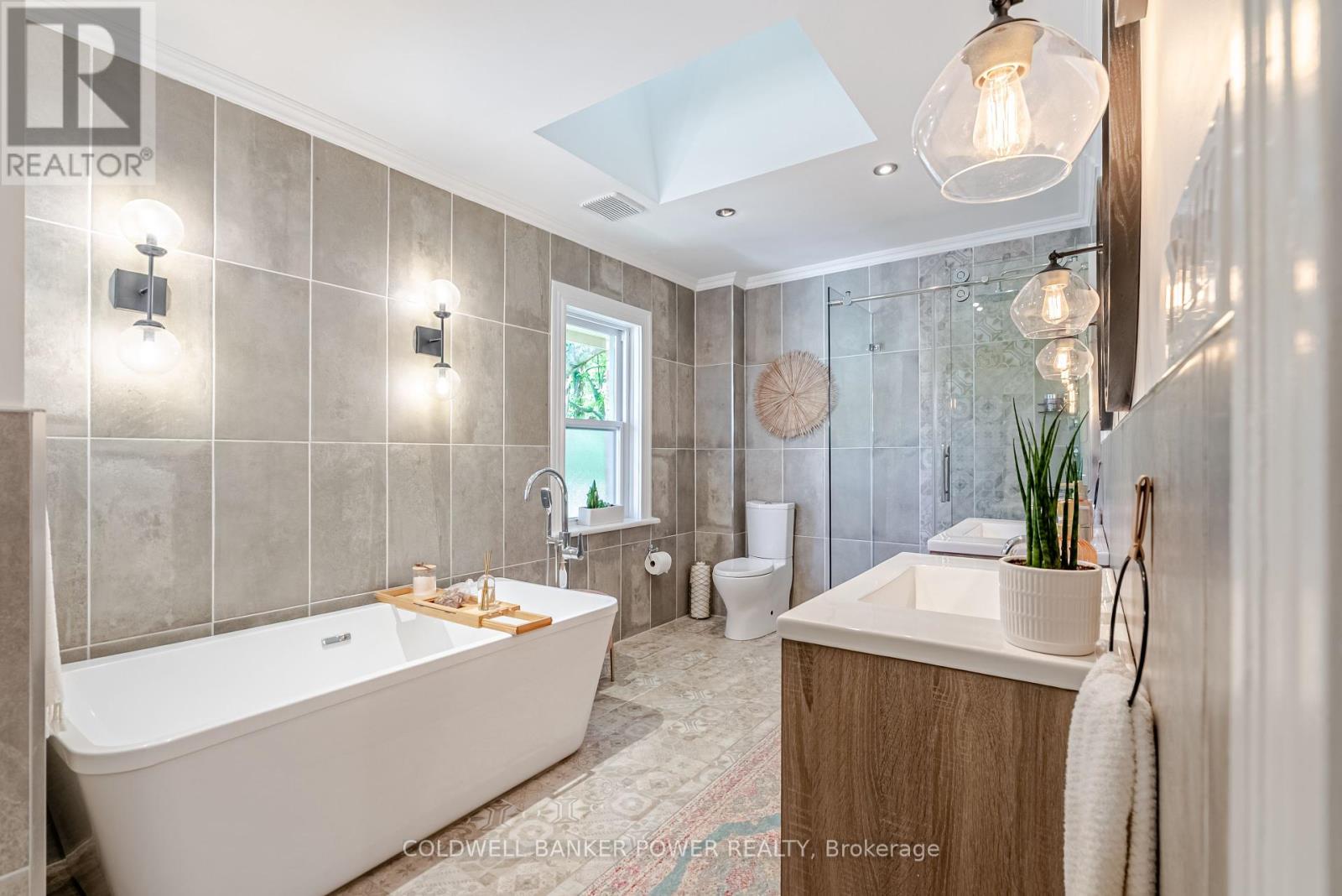 20 Elmwood Avenue E, London South, Ontario  N6C 1J3 - Photo 31 - X12434652