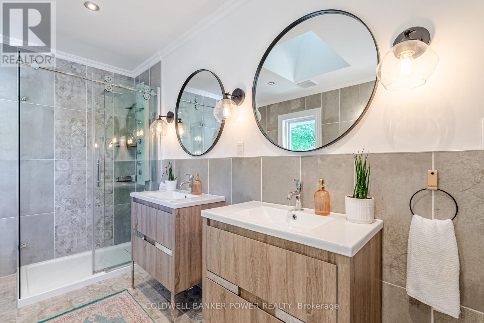 20 Elmwood Avenue E, London South, Ontario  N6C 1J3 - Photo 33 - X12434652