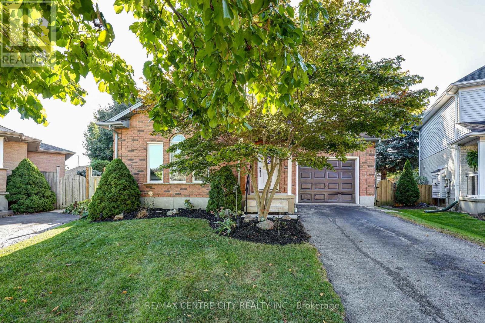 19 Lyford Court, St. Thomas, Ontario  N5R 6C6 - Photo 3 - X12434722