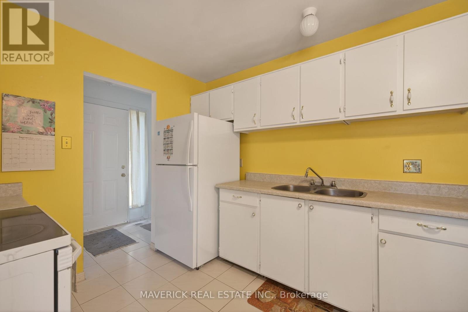 35 - 135 Andover Drive, London South, Ontario  N6J 4C2 - Photo 10 - X12434723