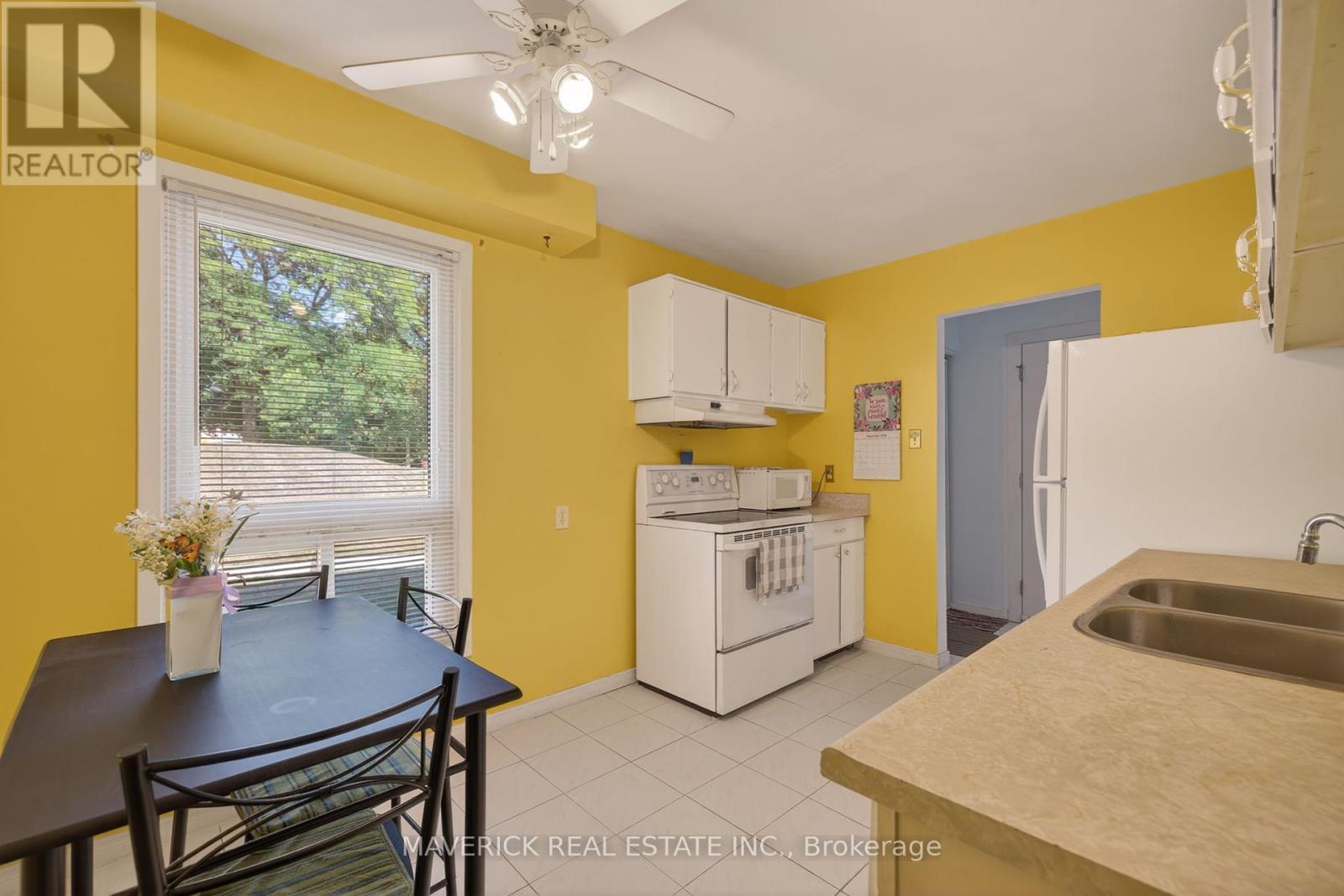 35 - 135 Andover Drive, London South, Ontario  N6J 4C2 - Photo 9 - X12434723