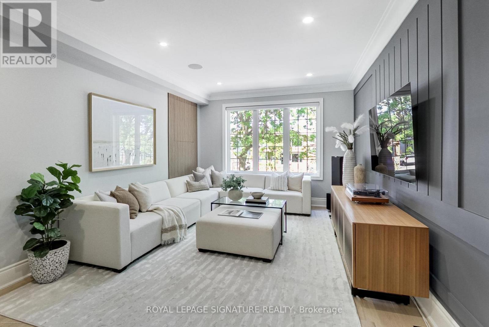 15a Owen Drive, Toronto, Ontario  M8W 1W8 - Photo 4 - W12407002