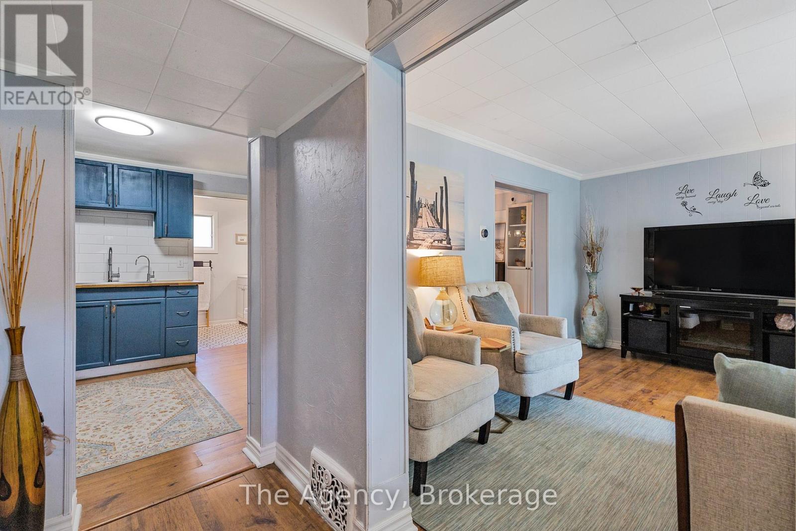 1 Mareve Avenue, Hamilton, Ontario  L8H 7A7 - Photo 11 - X12415771