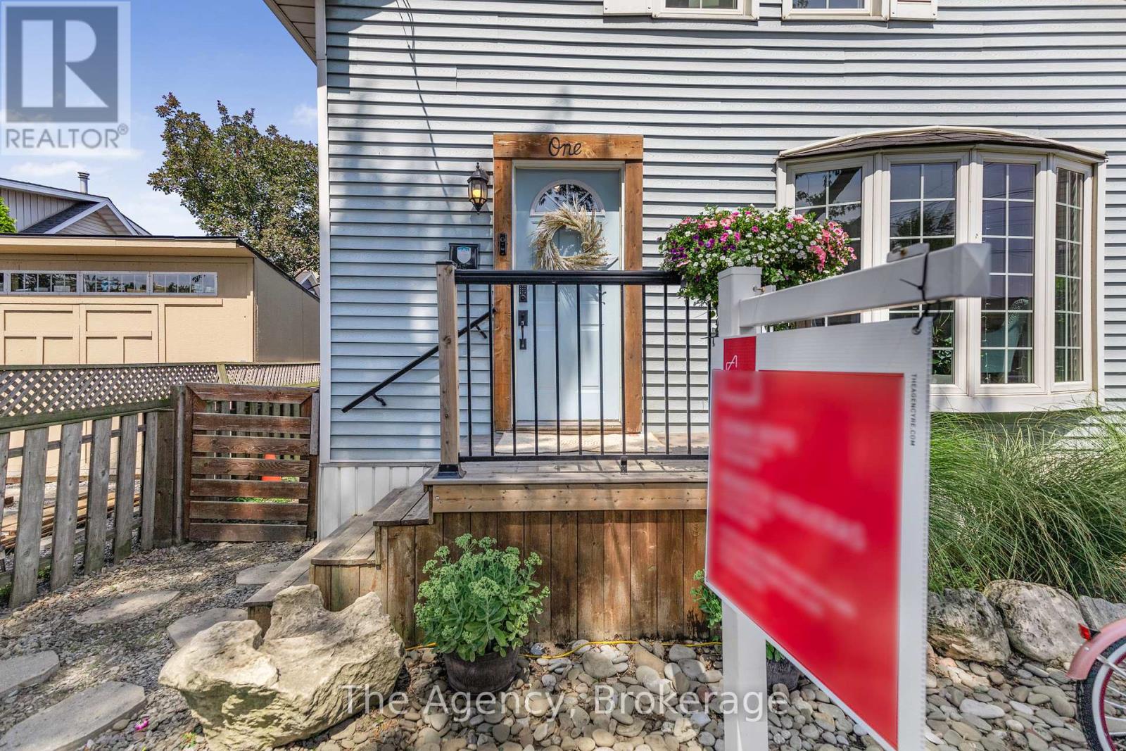 1 Mareve Avenue, Hamilton, Ontario  L8H 7A7 - Photo 6 - X12415771