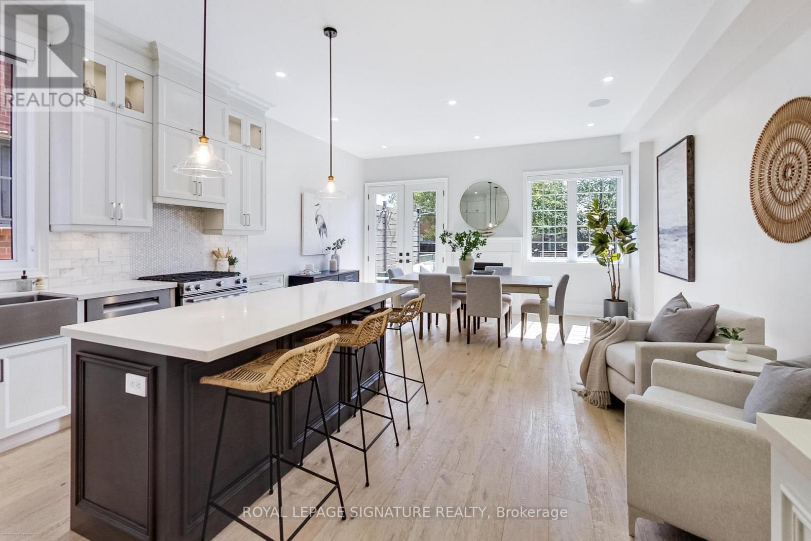 15a Owen Drive, Toronto, Ontario  M8W 1W8 - Photo 8 - W12407002