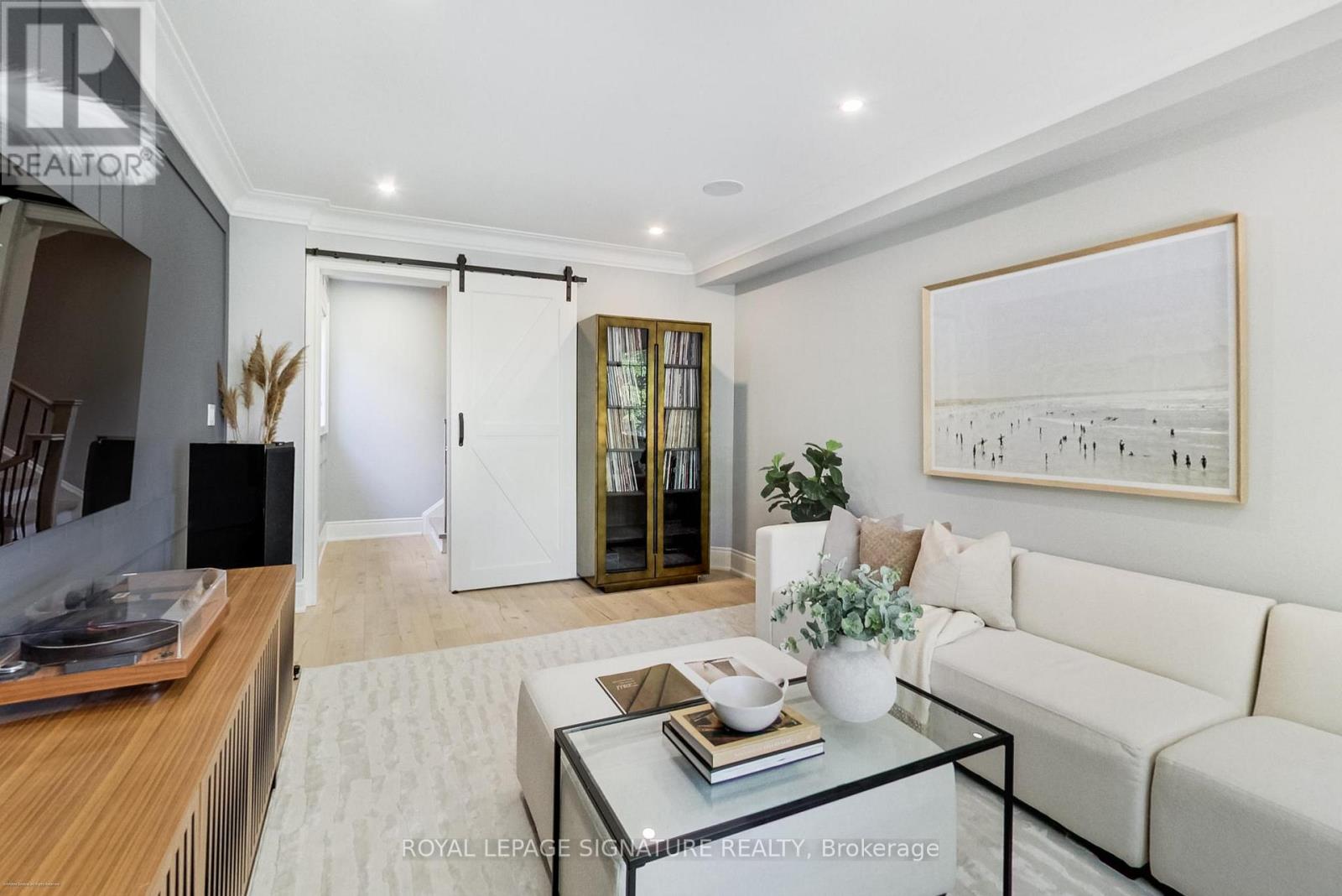 15a Owen Drive, Toronto, Ontario  M8W 1W8 - Photo 6 - W12407002