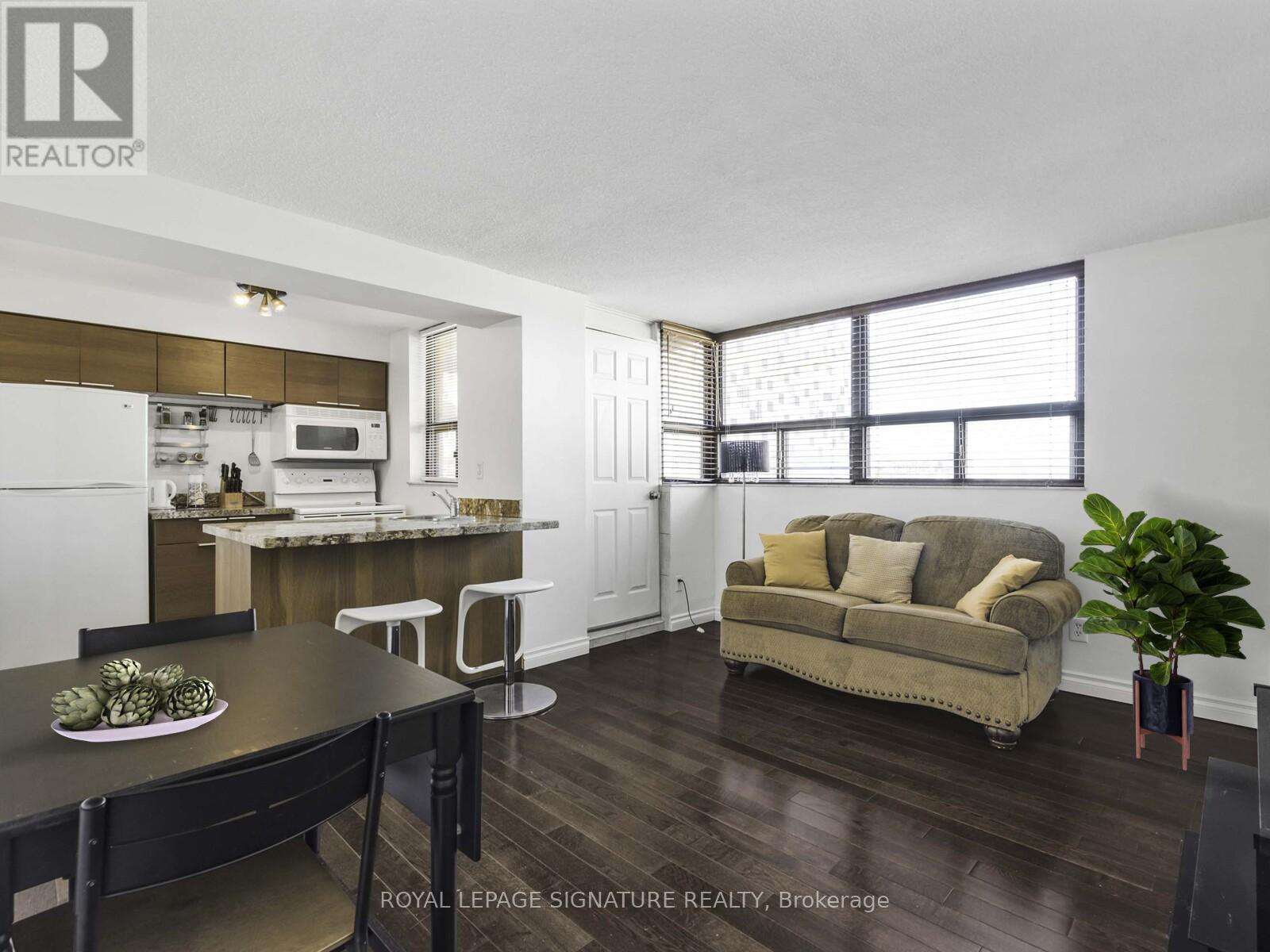 901 - 105 Mc Caul Street, Toronto, Ontario  M5T 2X4 - Photo 2 - C12434538