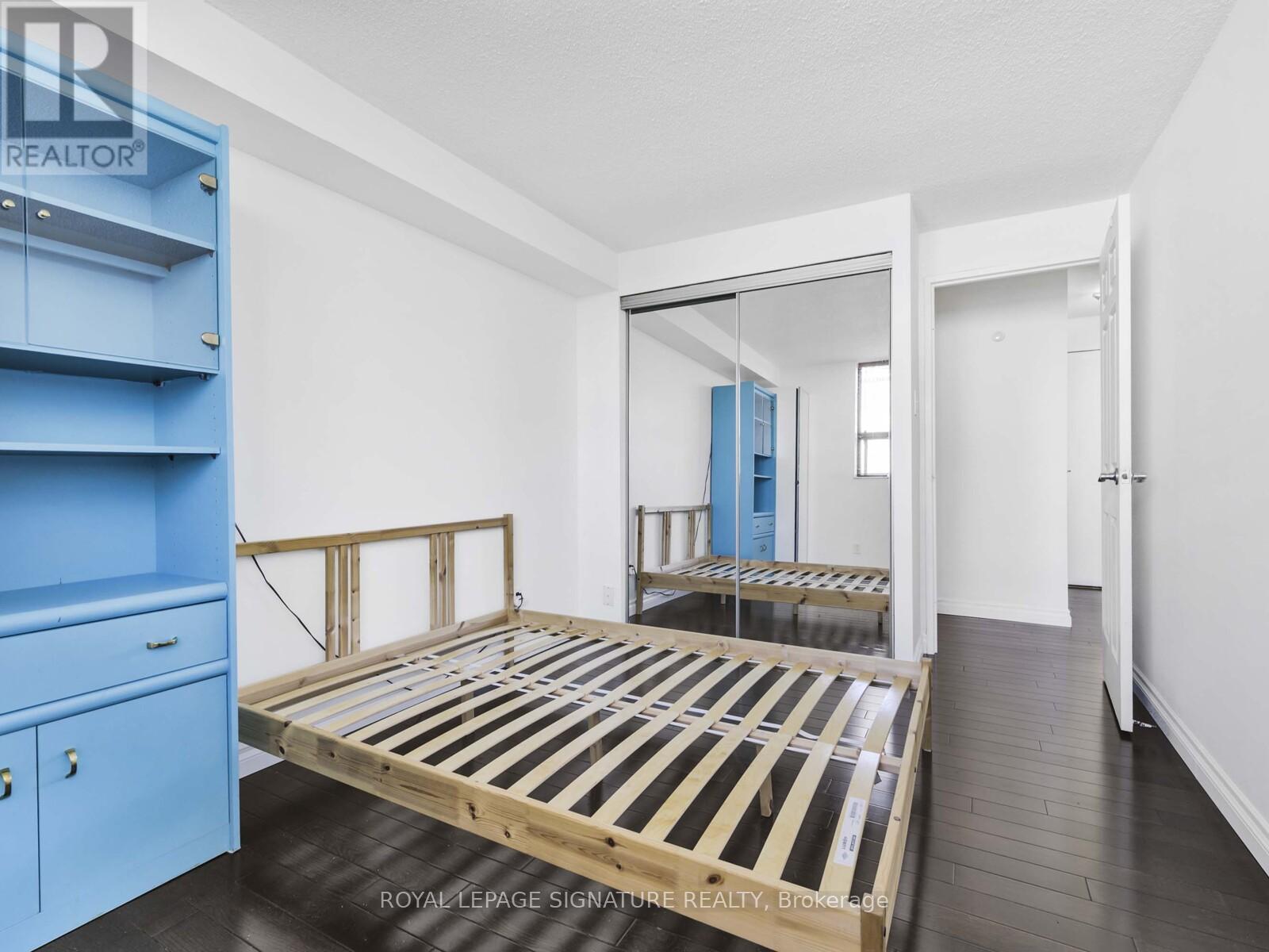 901 - 105 Mc Caul Street, Toronto, Ontario  M5T 2X4 - Photo 20 - C12434538