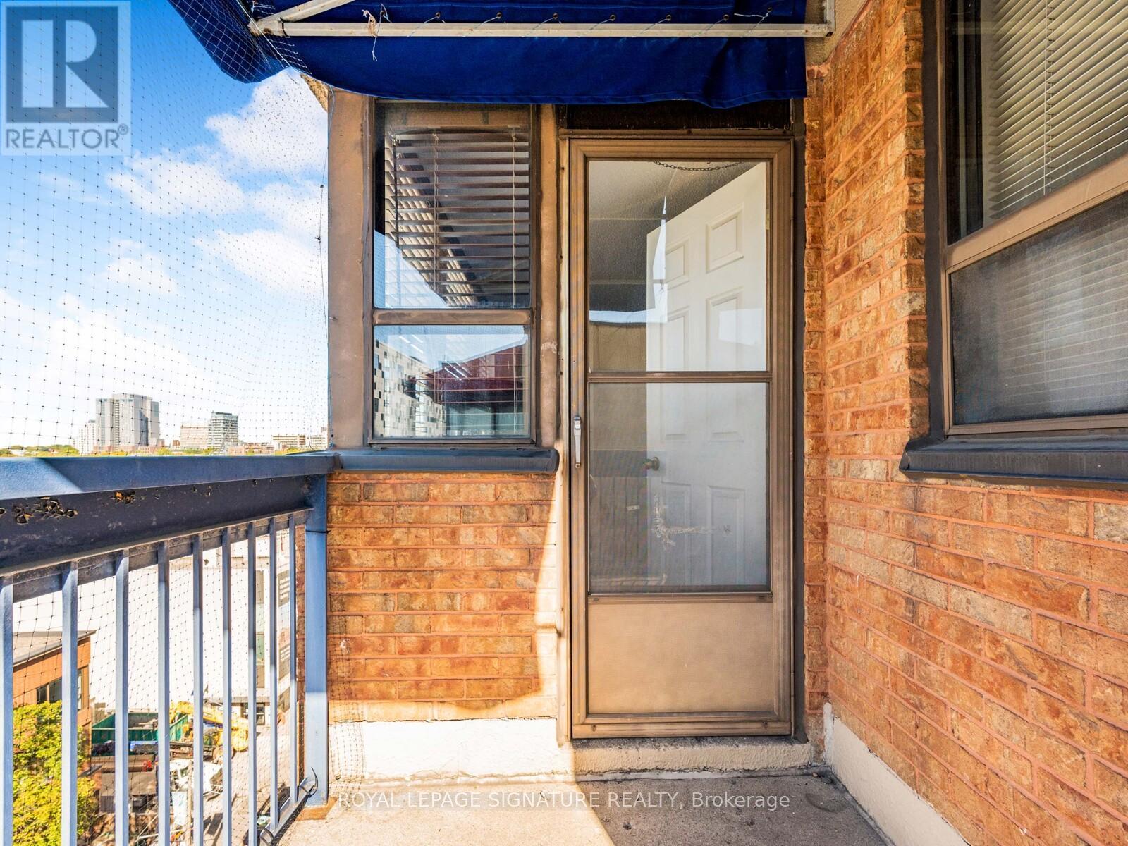 901 - 105 Mc Caul Street, Toronto, Ontario  M5T 2X4 - Photo 25 - C12434538