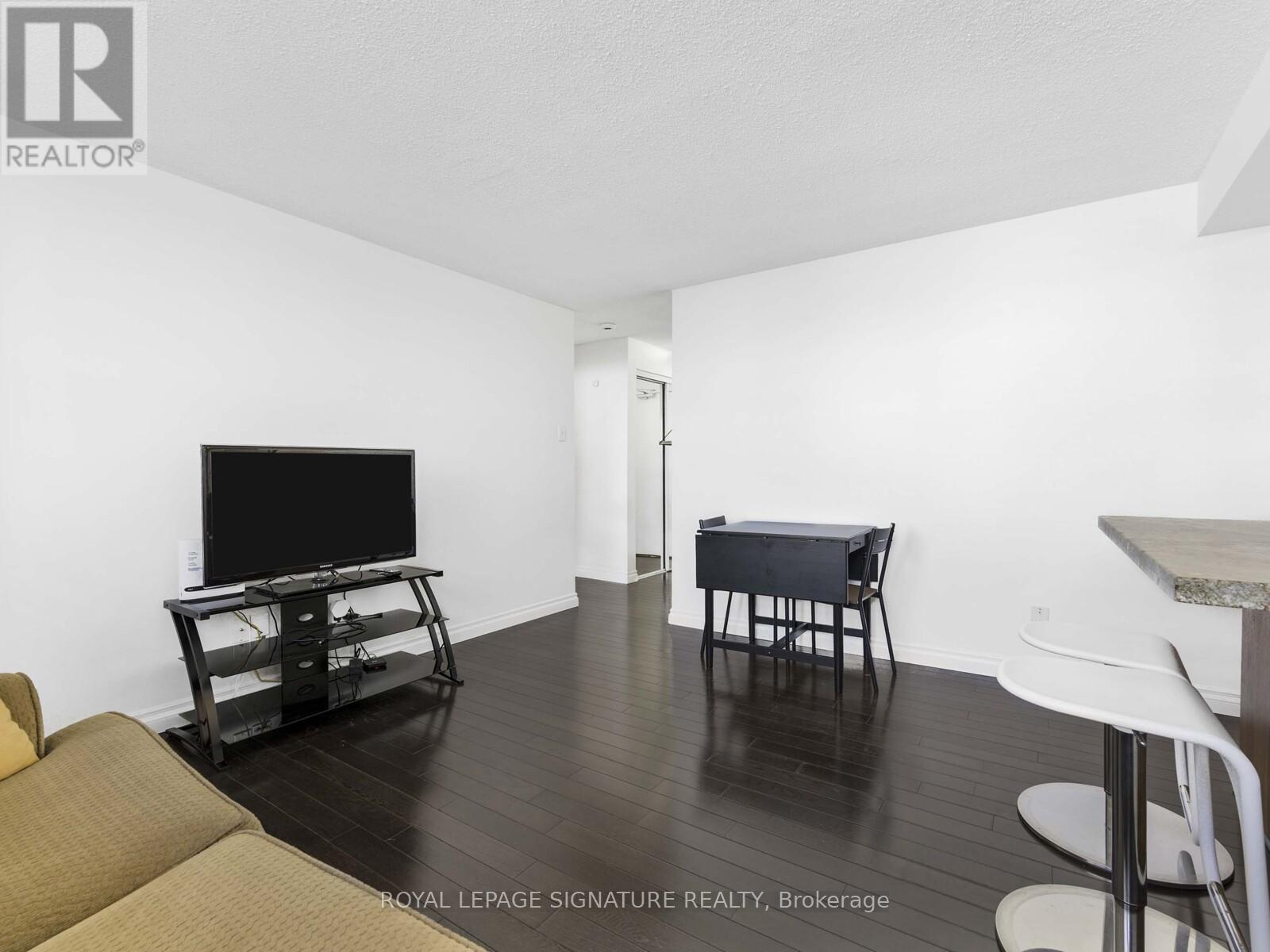 901 - 105 Mc Caul Street, Toronto, Ontario  M5T 2X4 - Photo 6 - C12434538