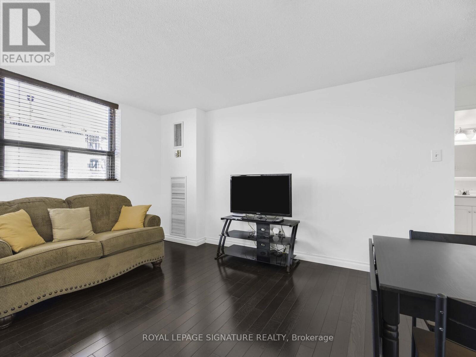 901 - 105 Mc Caul Street, Toronto, Ontario  M5T 2X4 - Photo 7 - C12434538