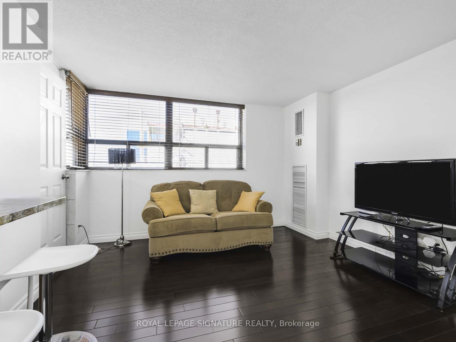 901 - 105 Mc Caul Street, Toronto, Ontario  M5T 2X4 - Photo 8 - C12434538