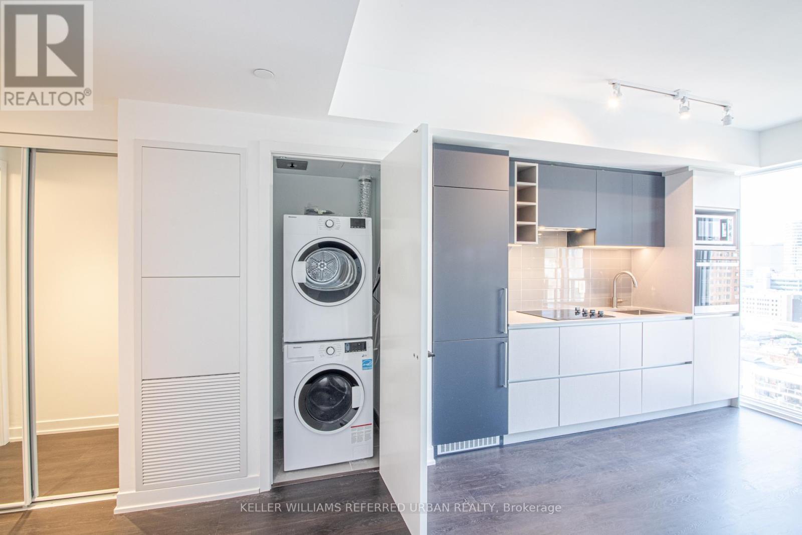 2205 - 319 Jarvis Street, Toronto, Ontario  M5B 0C8 - Photo 6 - C12434563