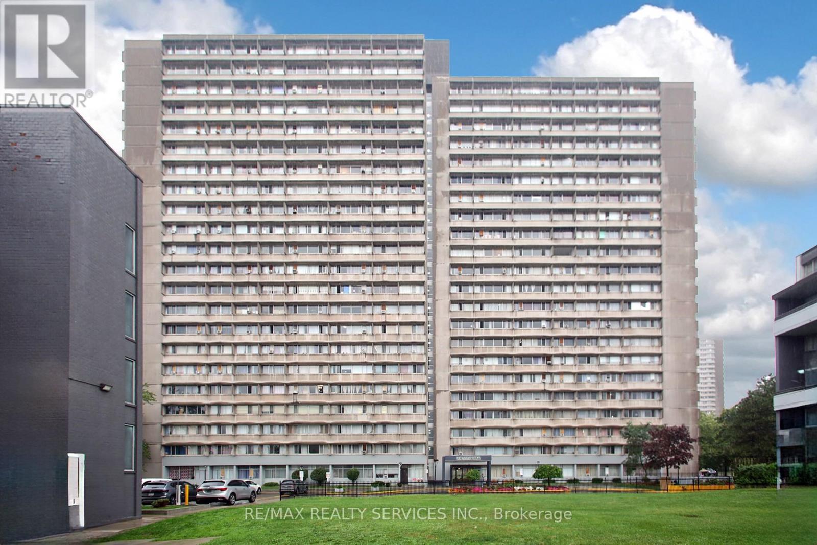 2007 - 10 SUNNY GLEN WAY, Toronto, Ontario