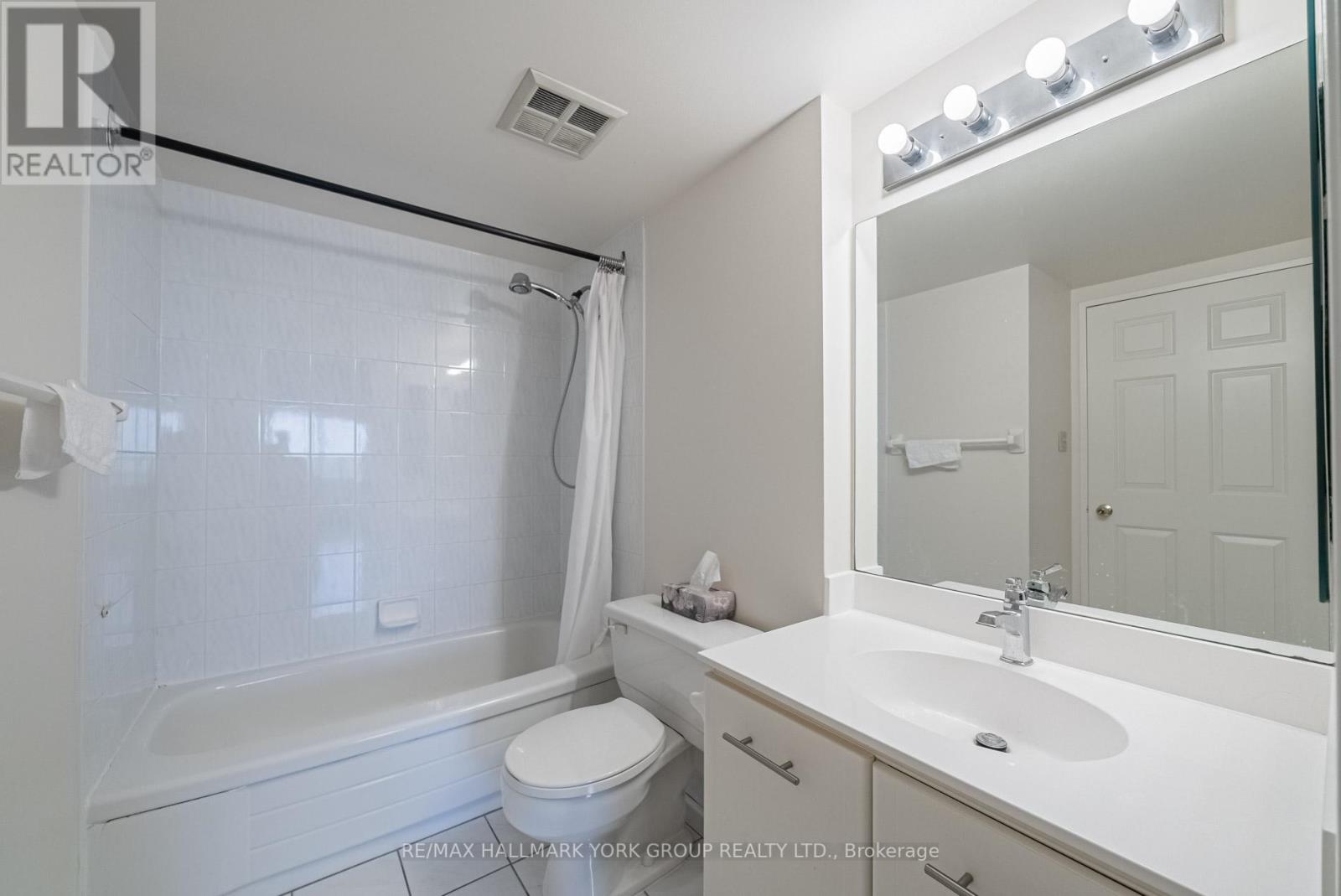 1617 - 268 Ridley Boulevard, Toronto, Ontario  M5M 4N3 - Photo 17 - C12434597