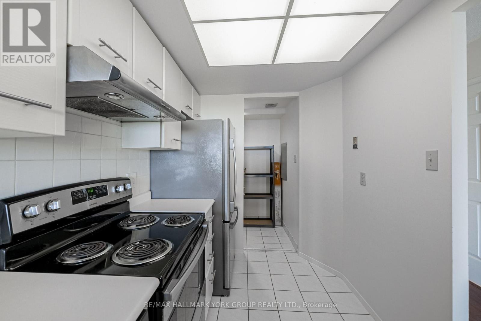 1617 - 268 Ridley Boulevard, Toronto, Ontario  M5M 4N3 - Photo 6 - C12434597
