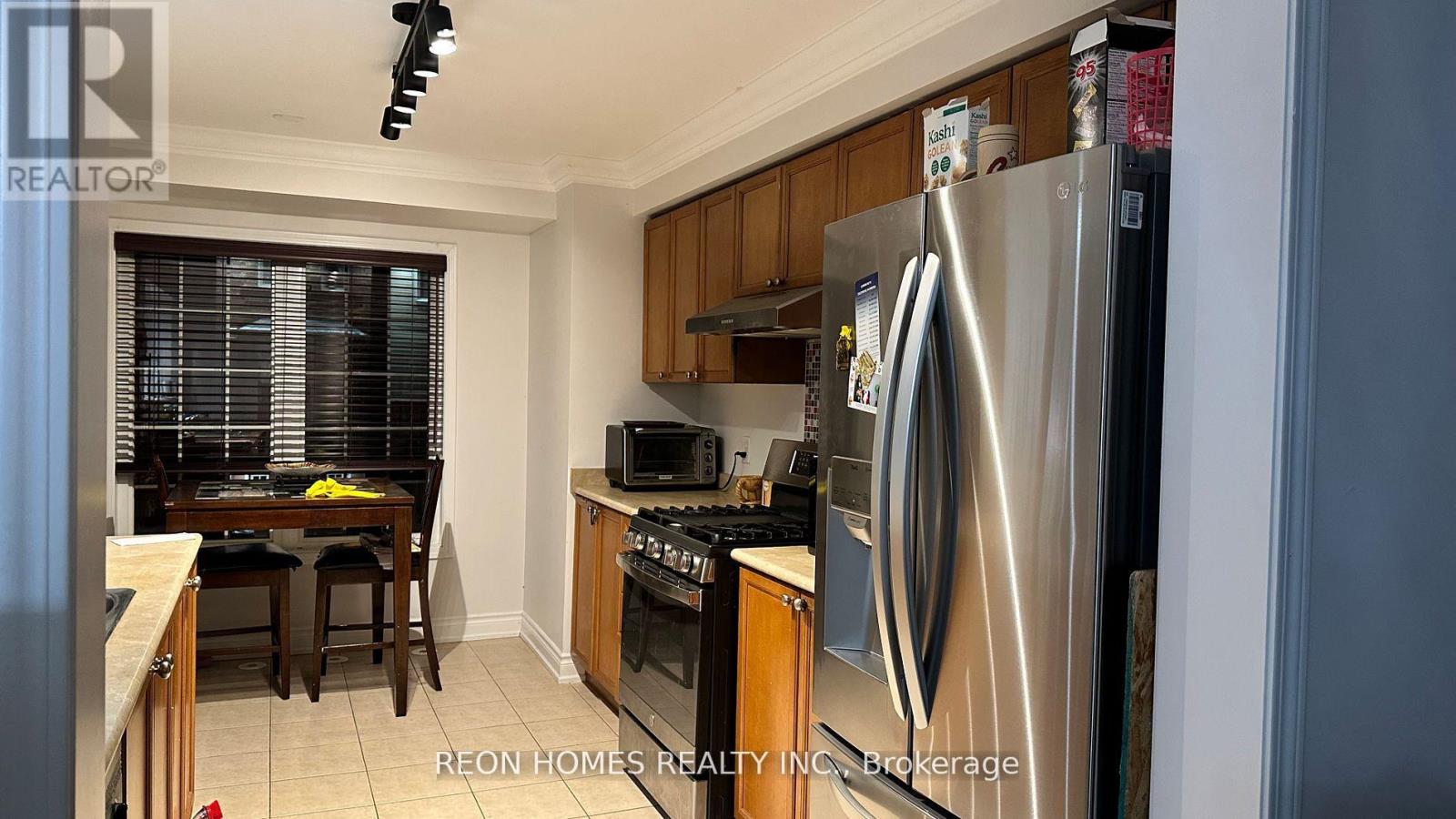10 Snowgoose Terrace, Toronto, Ontario  M1B 0A9 - Photo 11 - E12434545