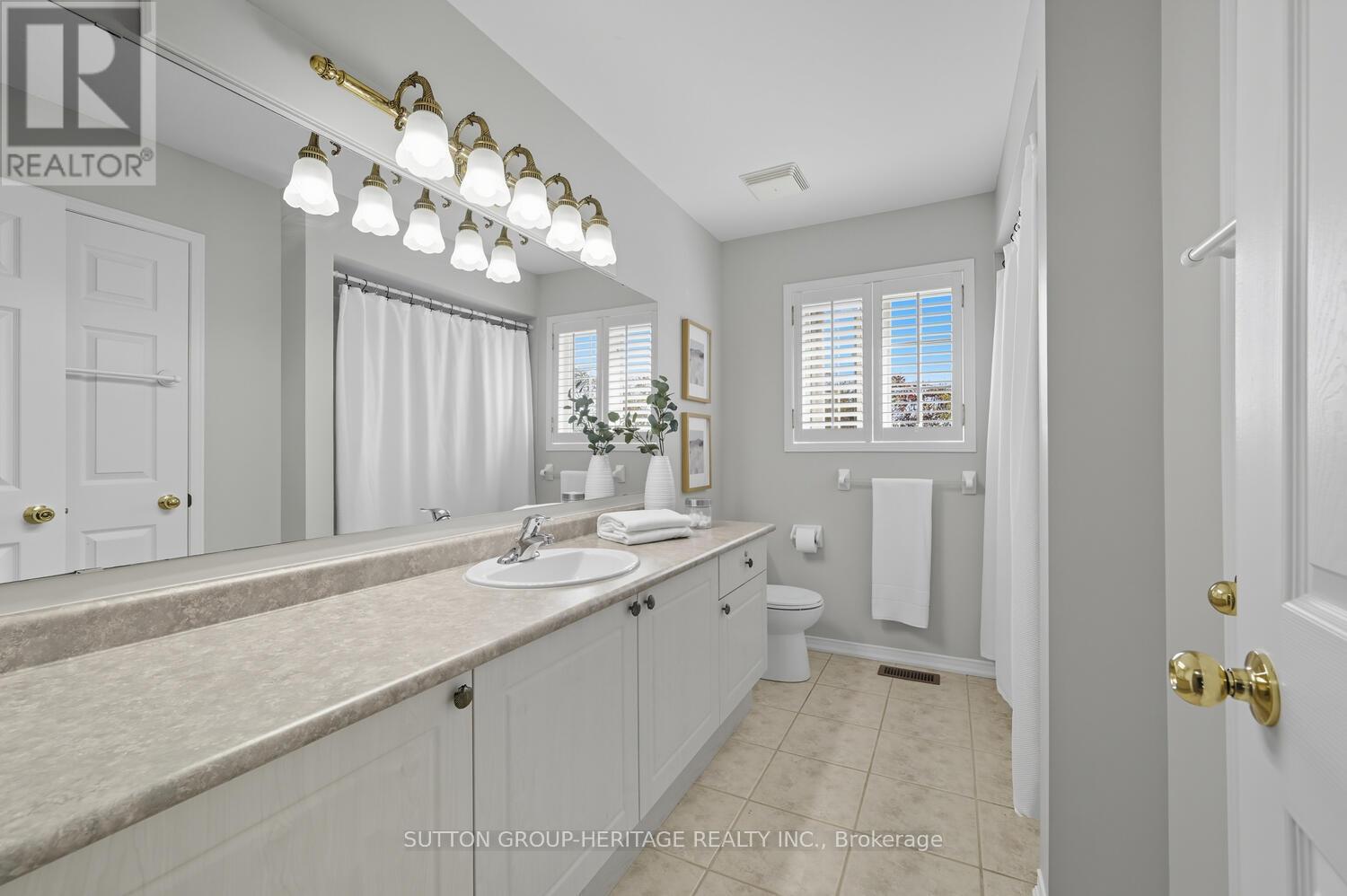 98 Hoile Drive, Ajax, Ontario  L1Z 1N4 - Photo 21 - E12434577
