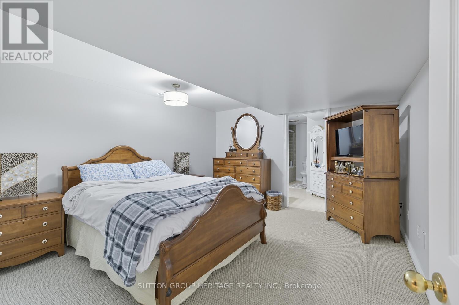 98 Hoile Drive, Ajax, Ontario  L1Z 1N4 - Photo 23 - E12434577