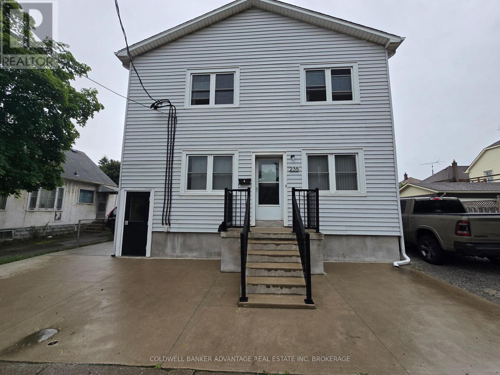 1 - 238 Lincoln Street, Welland (Welland Downtown), Ontario  L3B 4M9 - Photo 1 - X12434650