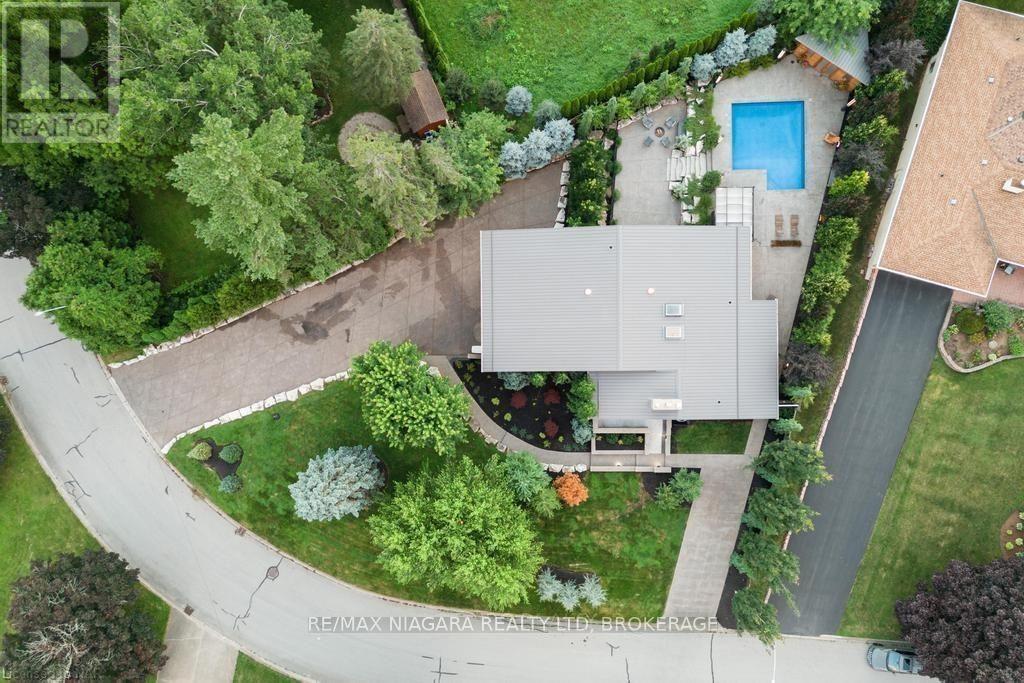 2 Mallette Crescent, Niagara-On-The-Lake (St. Davids), Ontario  L0S 1J0 - Photo 12 - X12434673