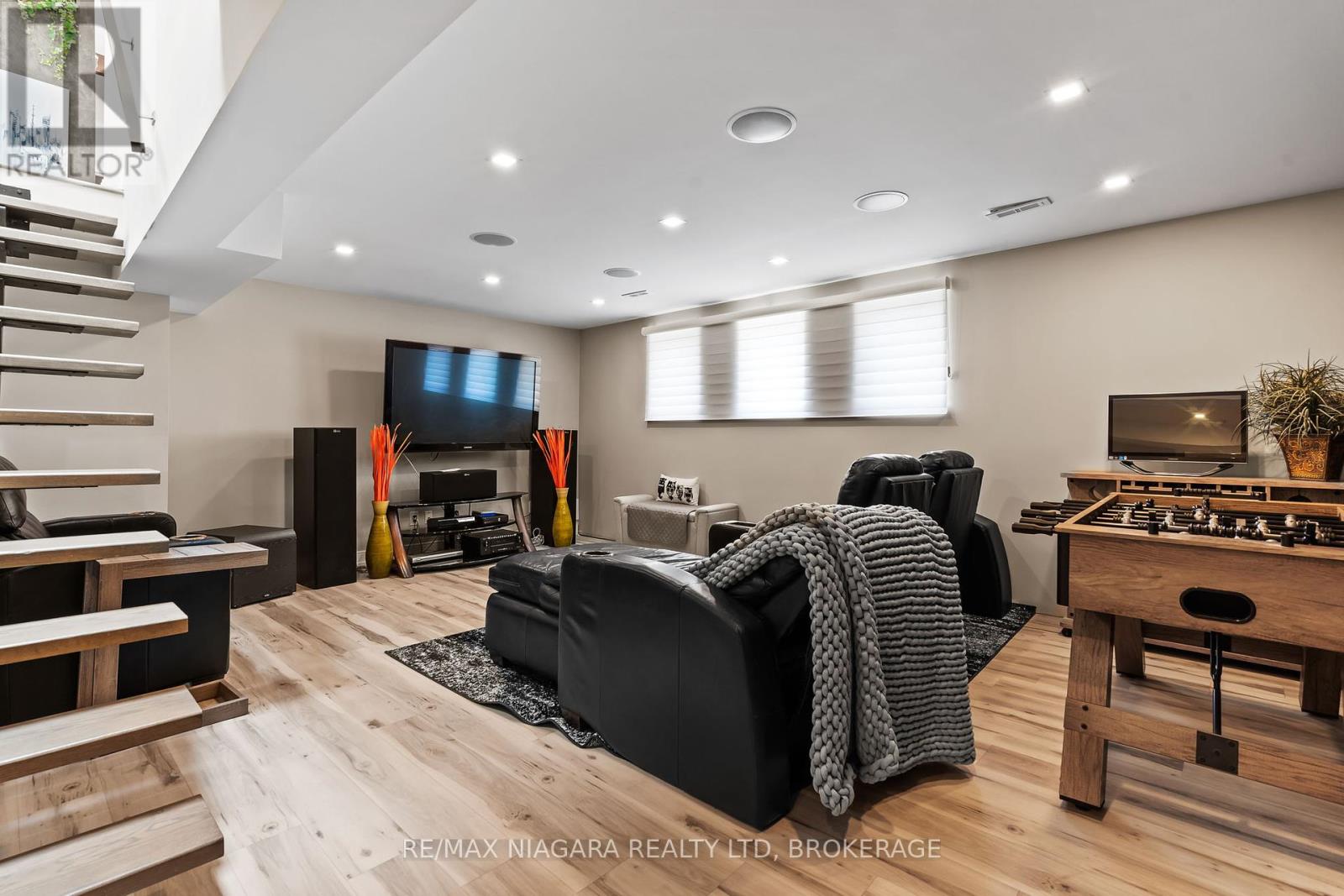 2 Mallette Crescent, Niagara-On-The-Lake (St. Davids), Ontario  L0S 1J0 - Photo 36 - X12434673