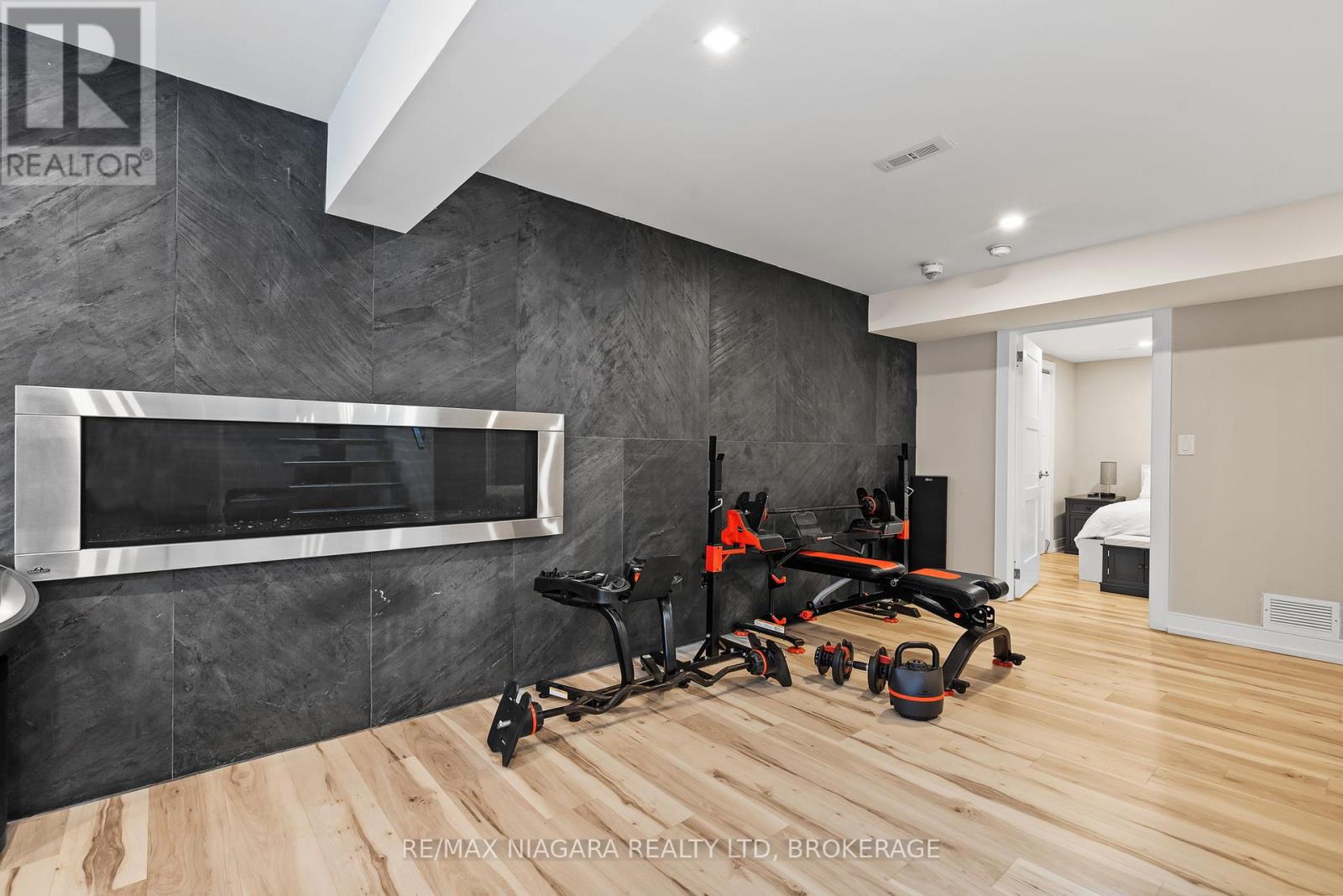 2 Mallette Crescent, Niagara-On-The-Lake (St. Davids), Ontario  L0S 1J0 - Photo 37 - X12434673