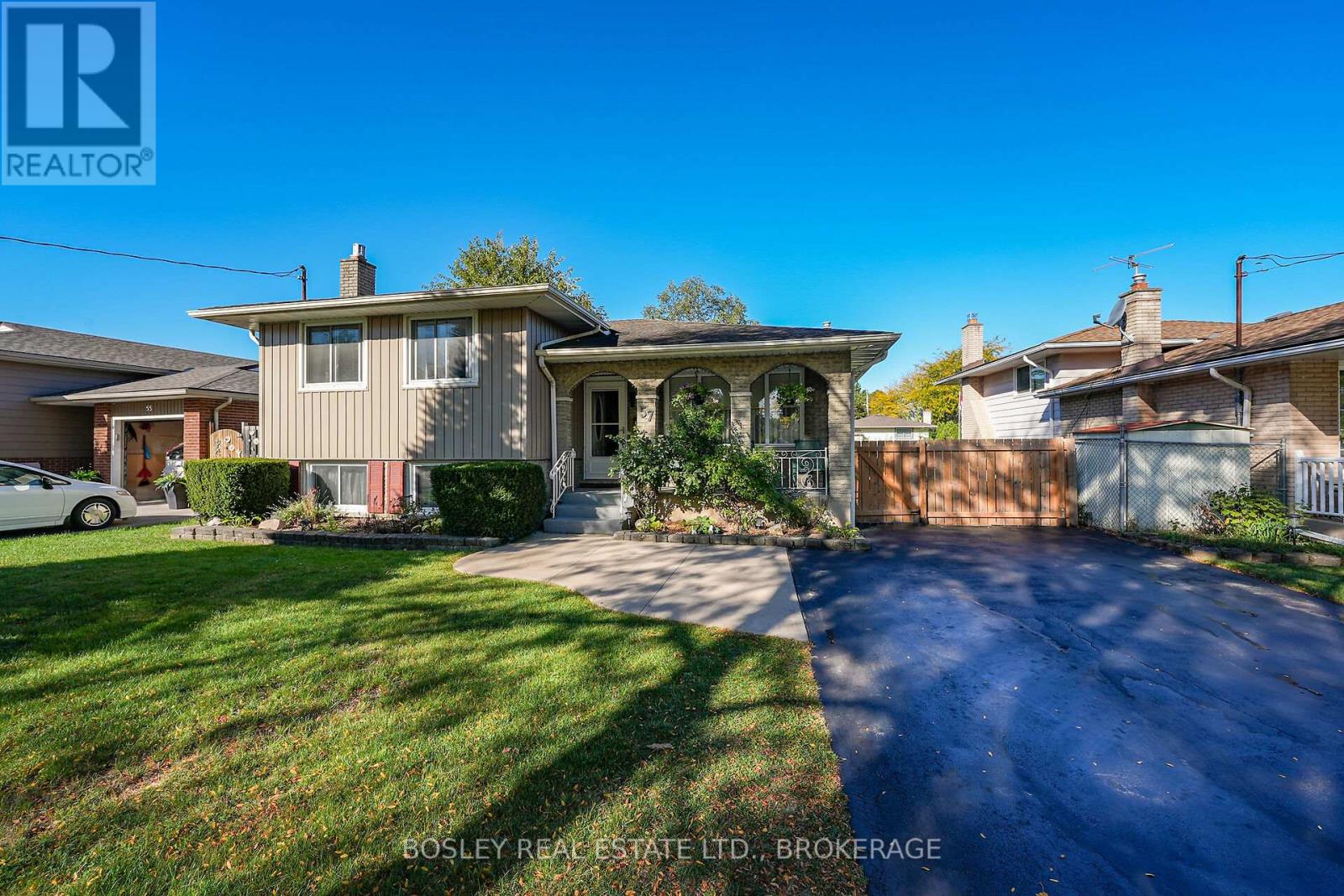 57 Meredith Drive, St. Catharines (Carlton/bunting), Ontario  L2M 6R5 - Photo 1 - X12434701