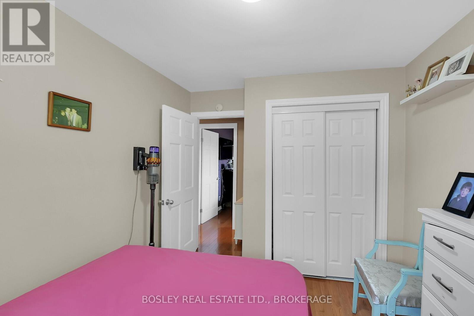 57 Meredith Drive, St. Catharines (Carlton/bunting), Ontario  L2M 6R5 - Photo 17 - X12434701