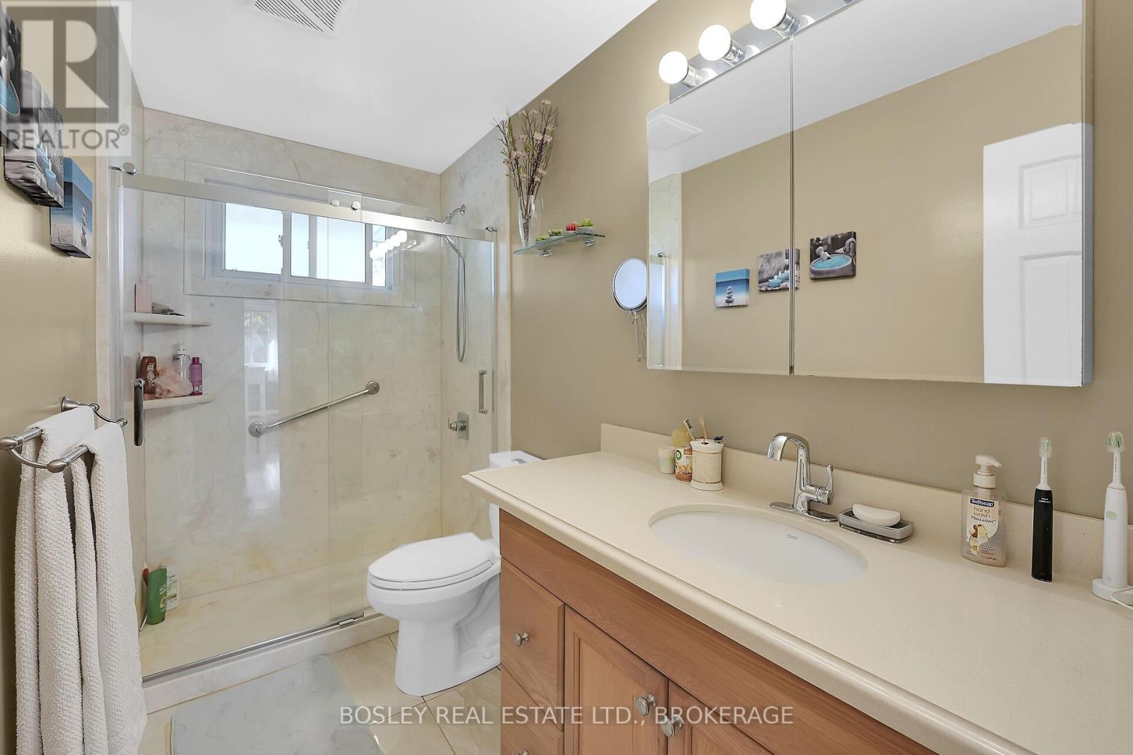 57 Meredith Drive, St. Catharines (Carlton/bunting), Ontario  L2M 6R5 - Photo 18 - X12434701