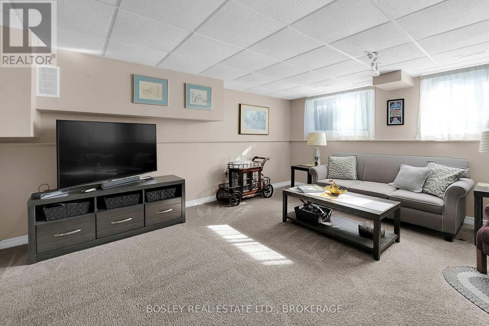 57 Meredith Drive, St. Catharines (Carlton/bunting), Ontario  L2M 6R5 - Photo 22 - X12434701