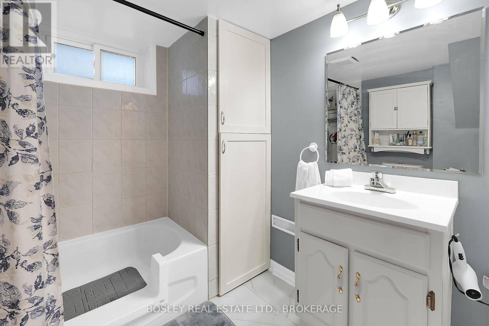 57 Meredith Drive, St. Catharines (Carlton/bunting), Ontario  L2M 6R5 - Photo 29 - X12434701