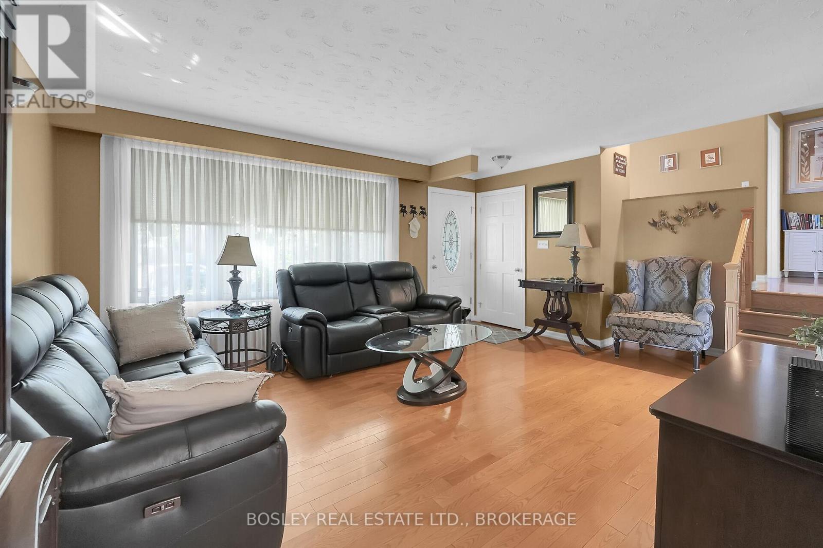 57 Meredith Drive, St. Catharines (Carlton/bunting), Ontario  L2M 6R5 - Photo 3 - X12434701