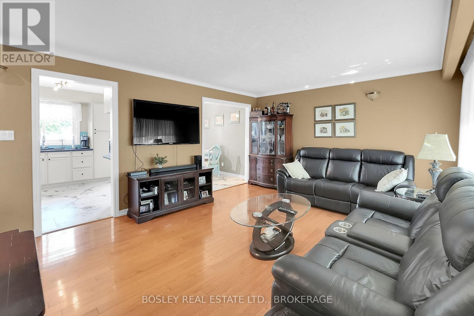 57 Meredith Drive, St. Catharines (Carlton/bunting), Ontario  L2M 6R5 - Photo 5 - X12434701