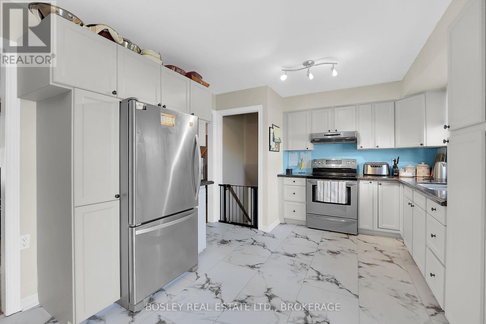 57 Meredith Drive, St. Catharines (Carlton/bunting), Ontario  L2M 6R5 - Photo 8 - X12434701