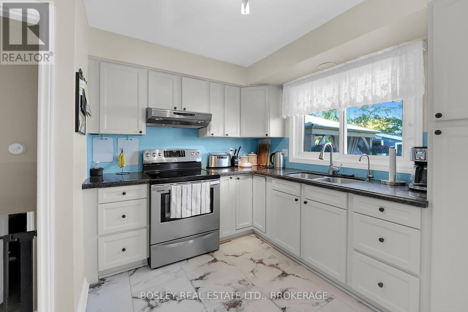57 Meredith Drive, St. Catharines (Carlton/bunting), Ontario  L2M 6R5 - Photo 9 - X12434701