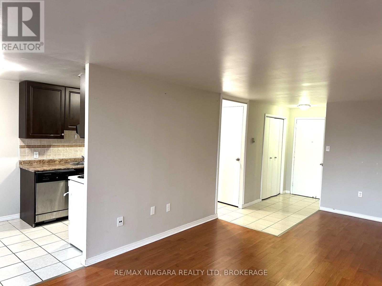 308 - 7 Riverview Boulevard, St. Catharines (Glendale/glenridge), Ontario  L2T 3L5 - Photo 10 - X12434741