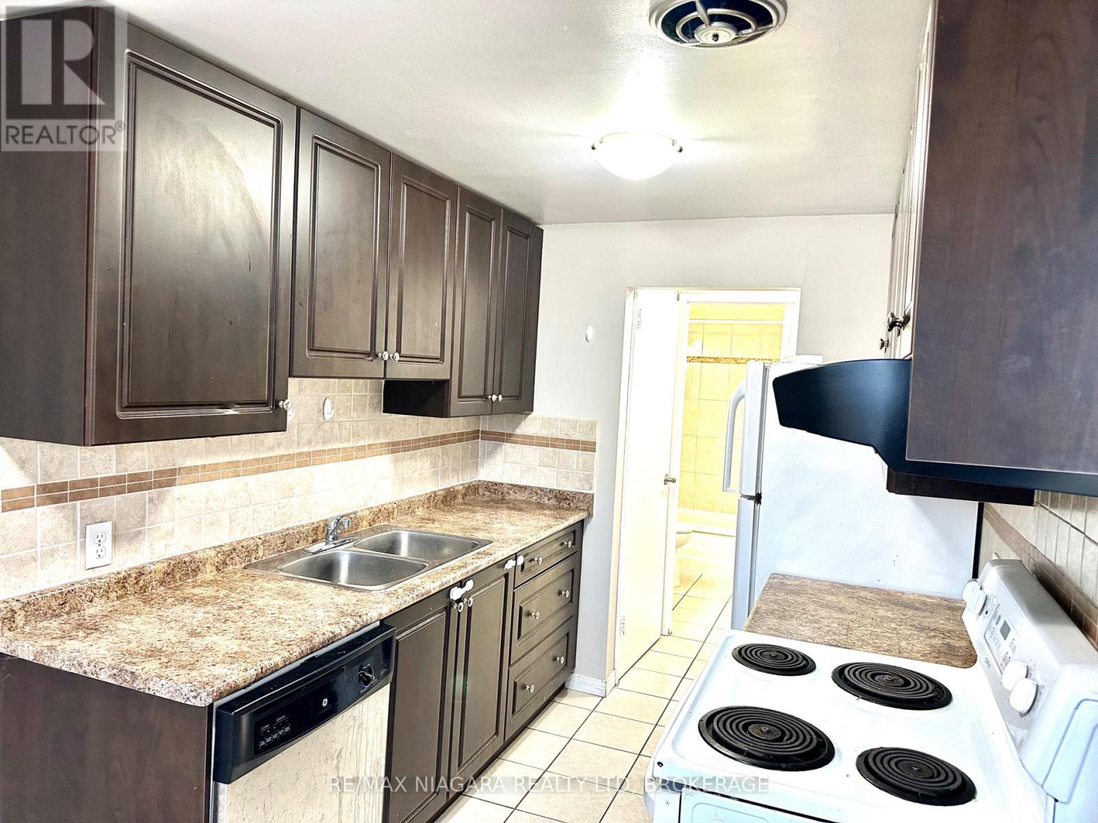 308 - 7 Riverview Boulevard, St. Catharines (Glendale/glenridge), Ontario  L2T 3L5 - Photo 13 - X12434741