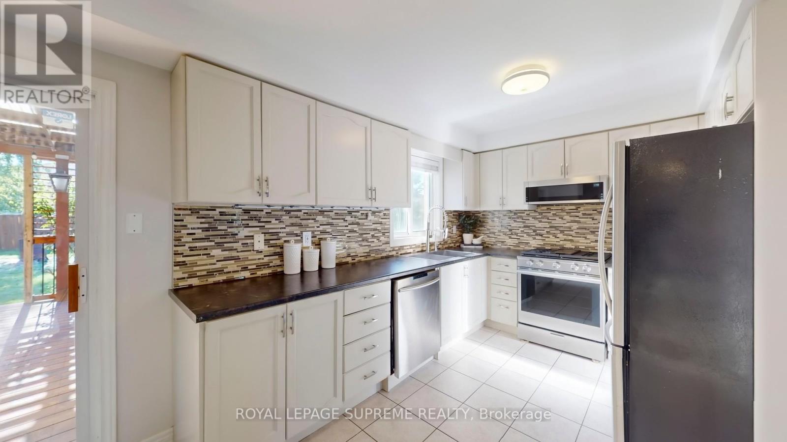 2249 Jack Crescent, Innisfil, Ontario  L9S 2C7 - Photo 11 - N12434583