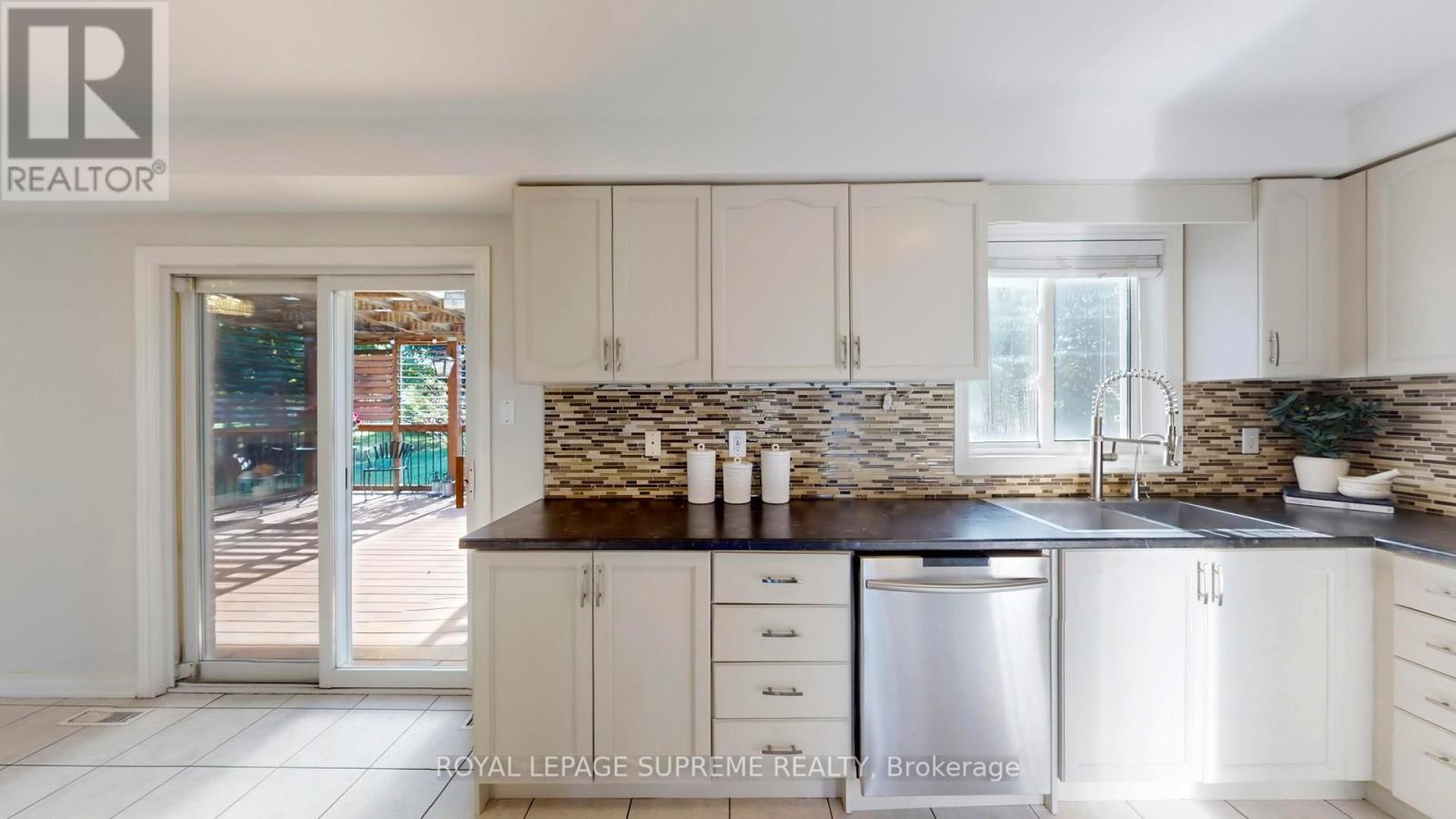 2249 Jack Crescent, Innisfil, Ontario  L9S 2C7 - Photo 12 - N12434583
